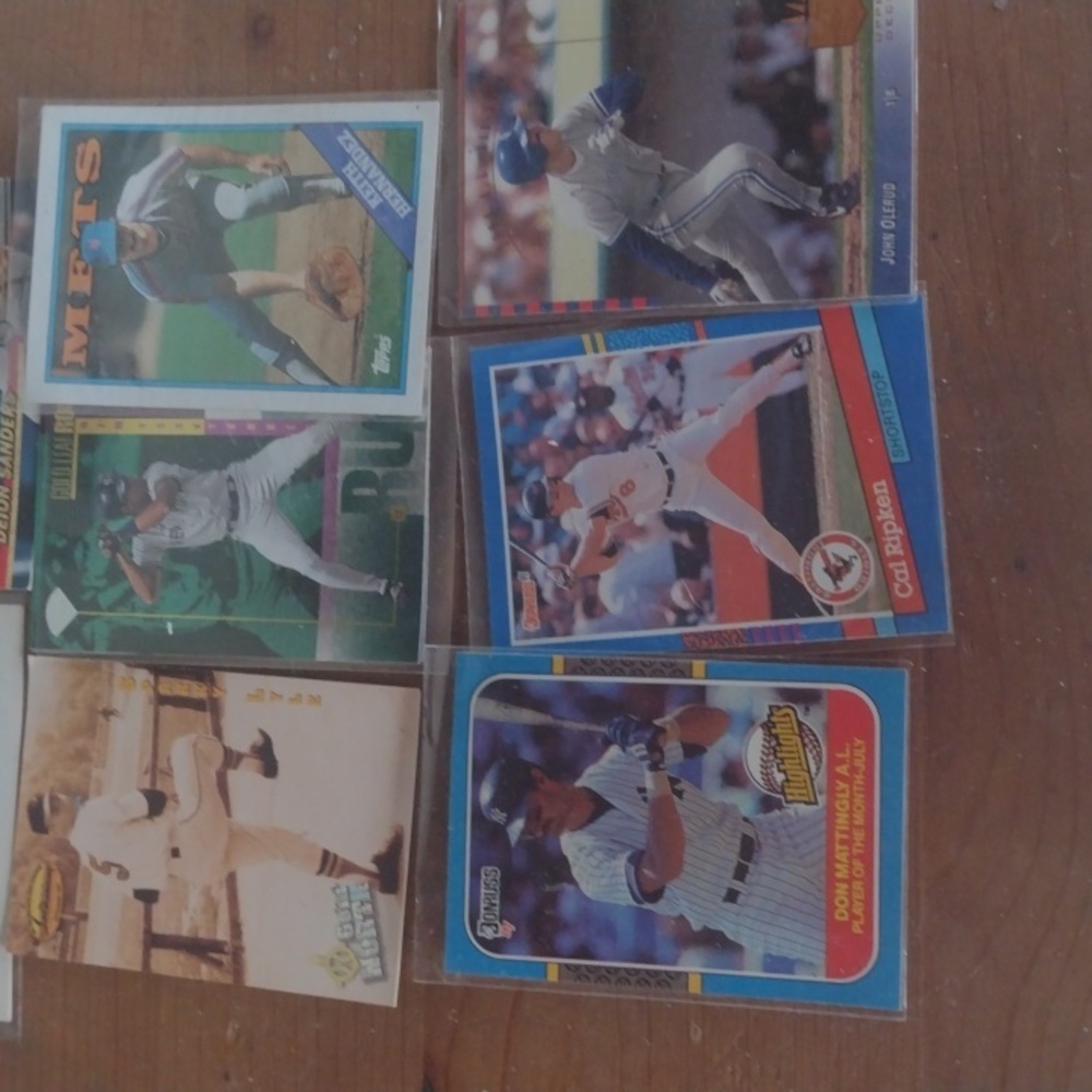 Assorted Baseball Trading Cards - Picture 4 of 5